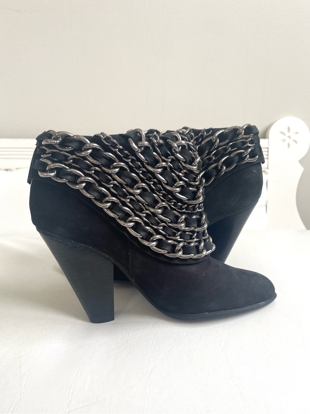 ZARA WOMEN BLACK SUEDE LEATHER SLIP ON ANKLE BOOTS SILVER CHSIN LINK CUFFS